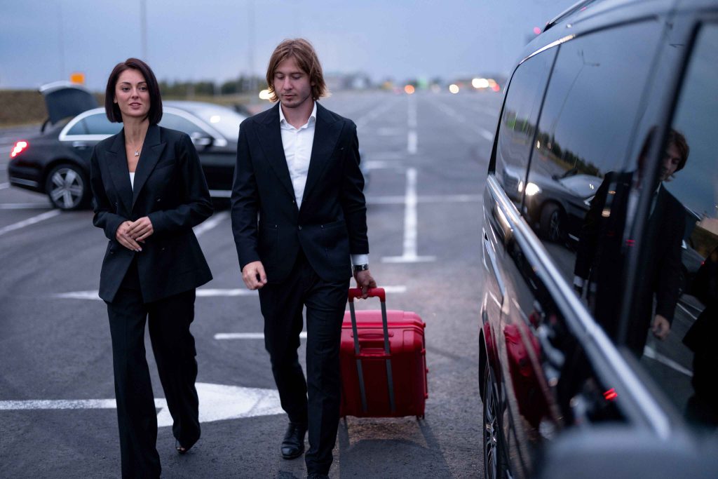 Airport Transportation With Luggage: Vehicle Guide