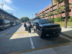 Airport Pickup During Flight Delays: What to Expect